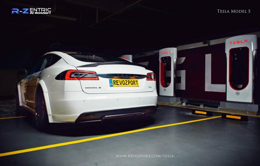  Tesla Model S P85D by Revozsport 2015 года  (фото 9 из 15)